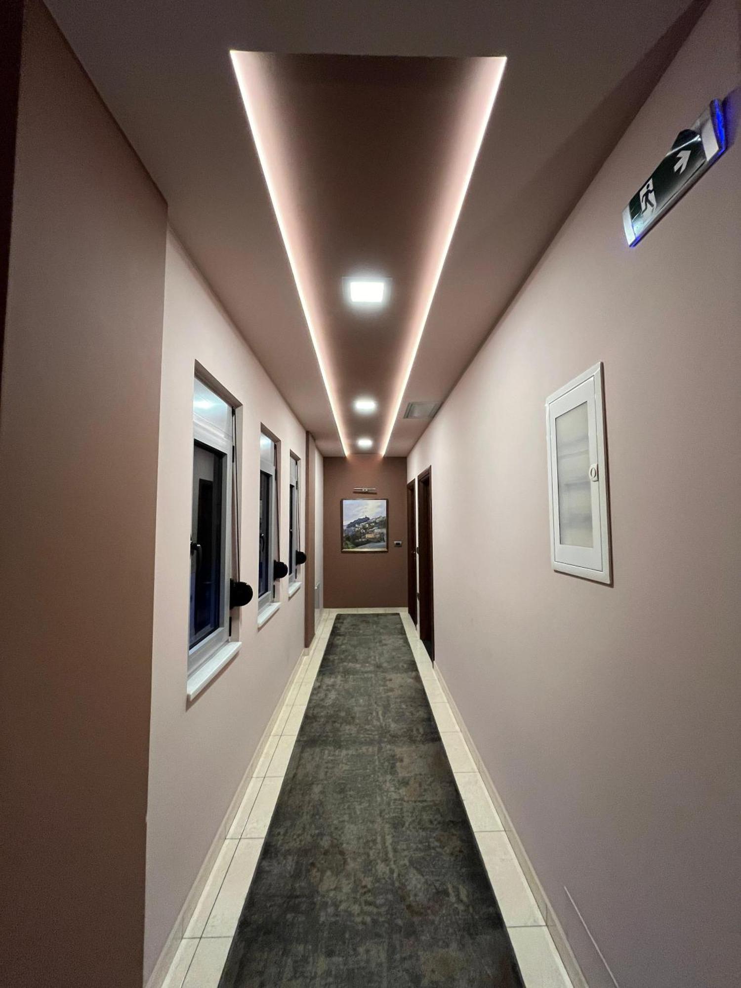 Dream'S Hotel Гирокастра Экстерьер фото
