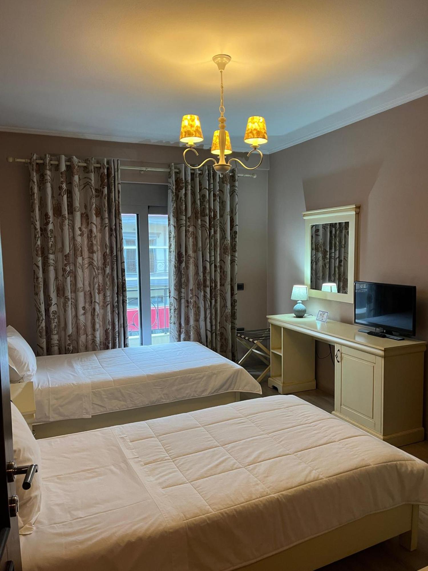 Dream'S Hotel Гирокастра Экстерьер фото