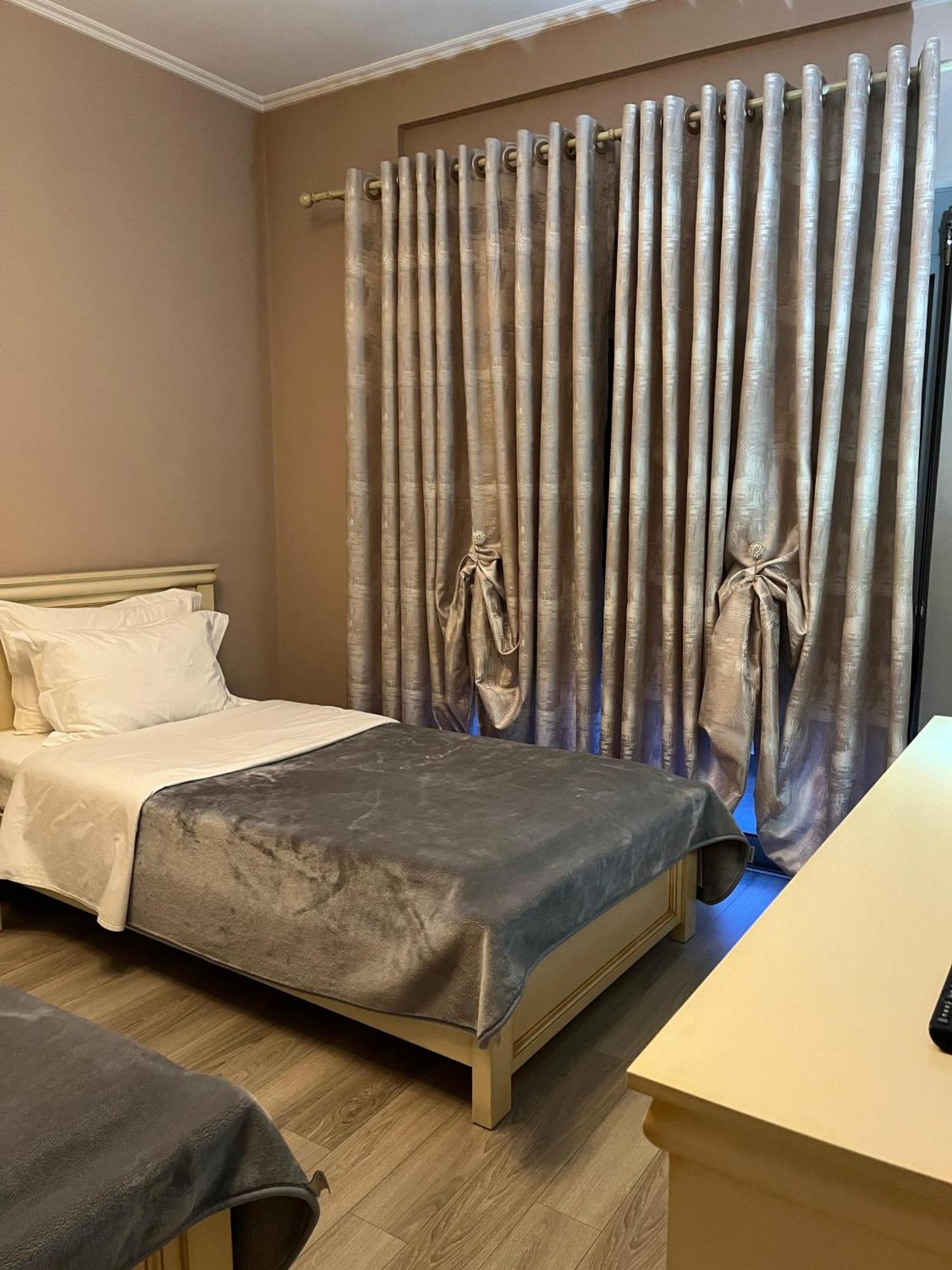 Dream'S Hotel Гирокастра Экстерьер фото