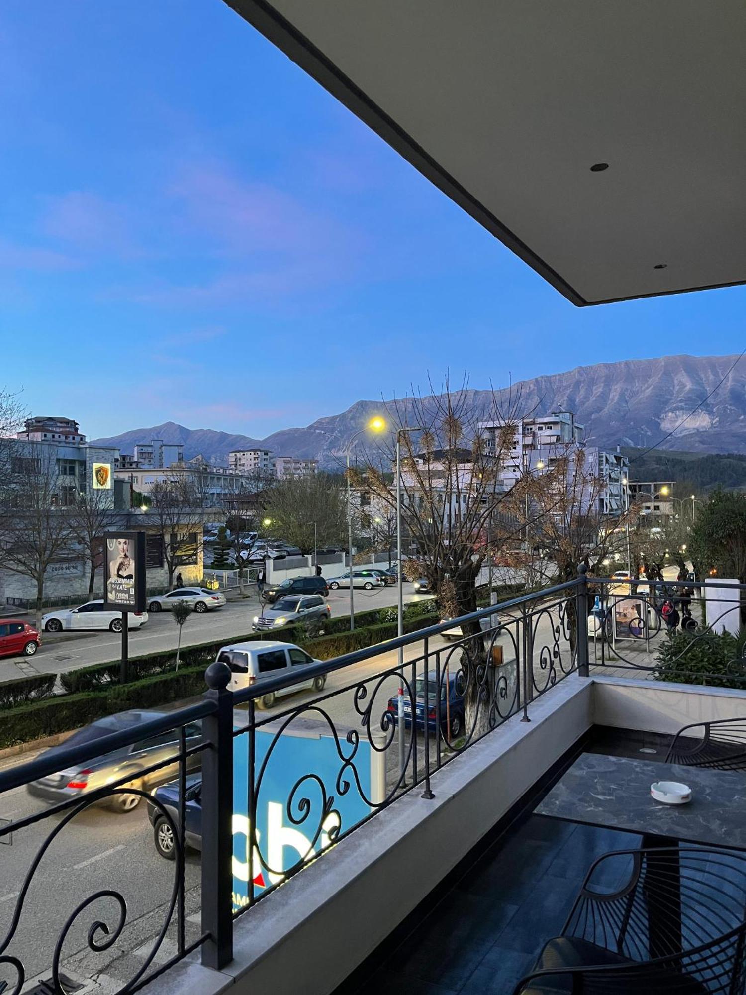 Dream'S Hotel Гирокастра Экстерьер фото