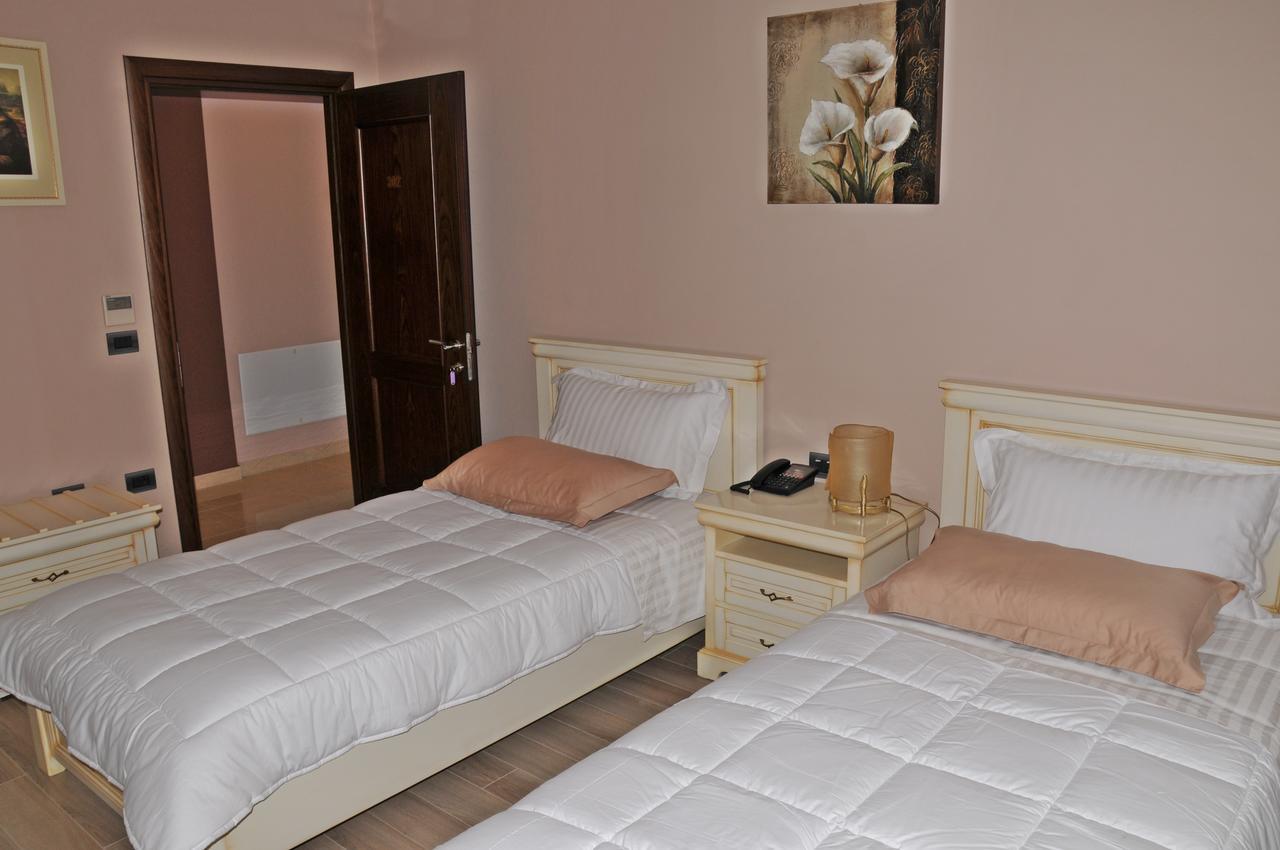 Dream'S Hotel Гирокастра Экстерьер фото